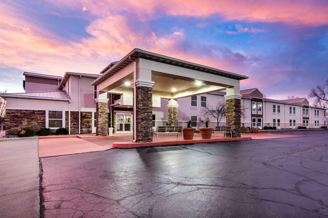 Hotel Comfort & Junction - Near Riley
