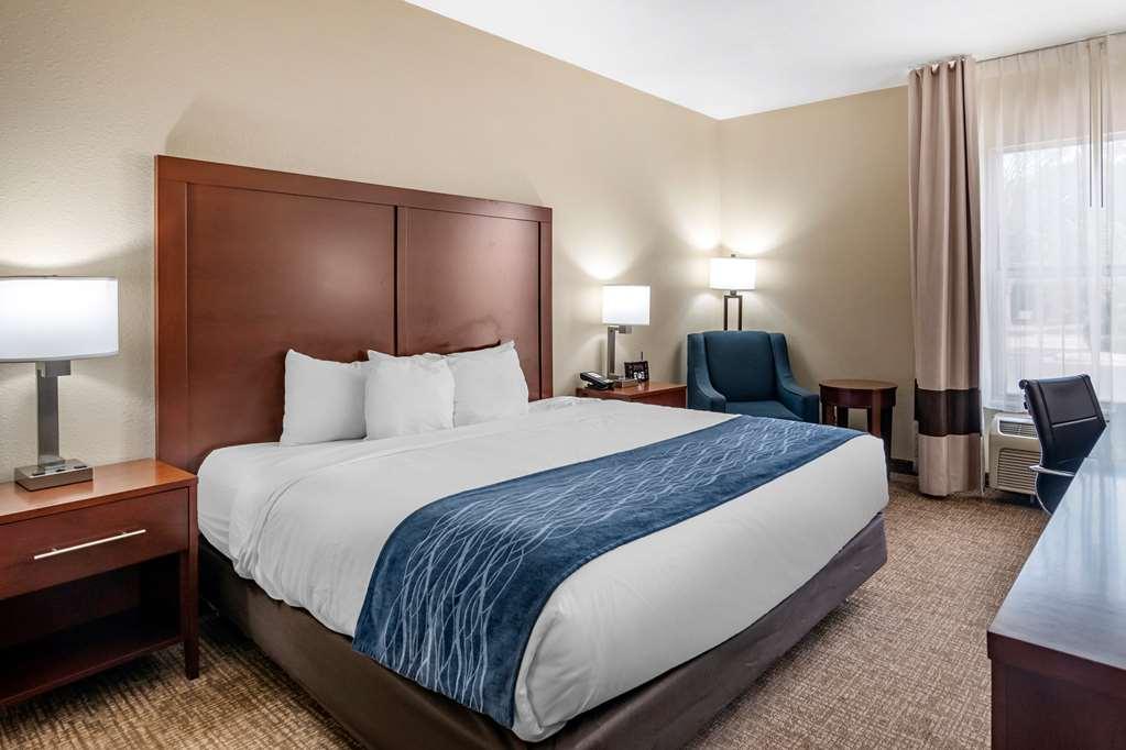 Hotel Comfort & Junction - Near Riley Junction City