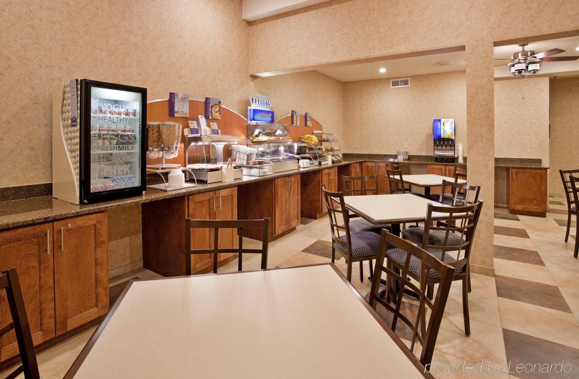 Hotel Comfort & Junction - Near Riley Junction City