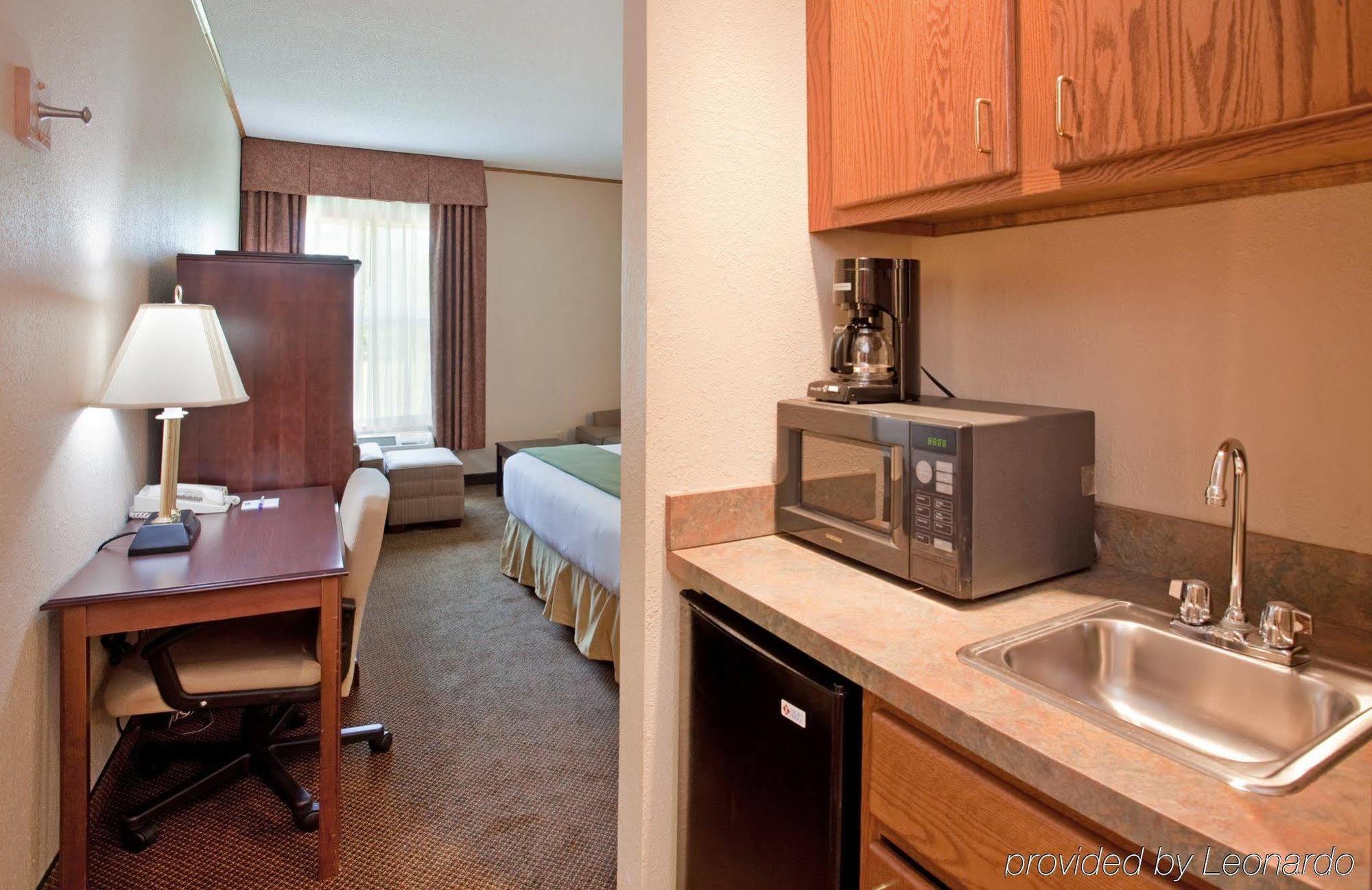 Hotel Comfort & Junction - Near Riley 2*