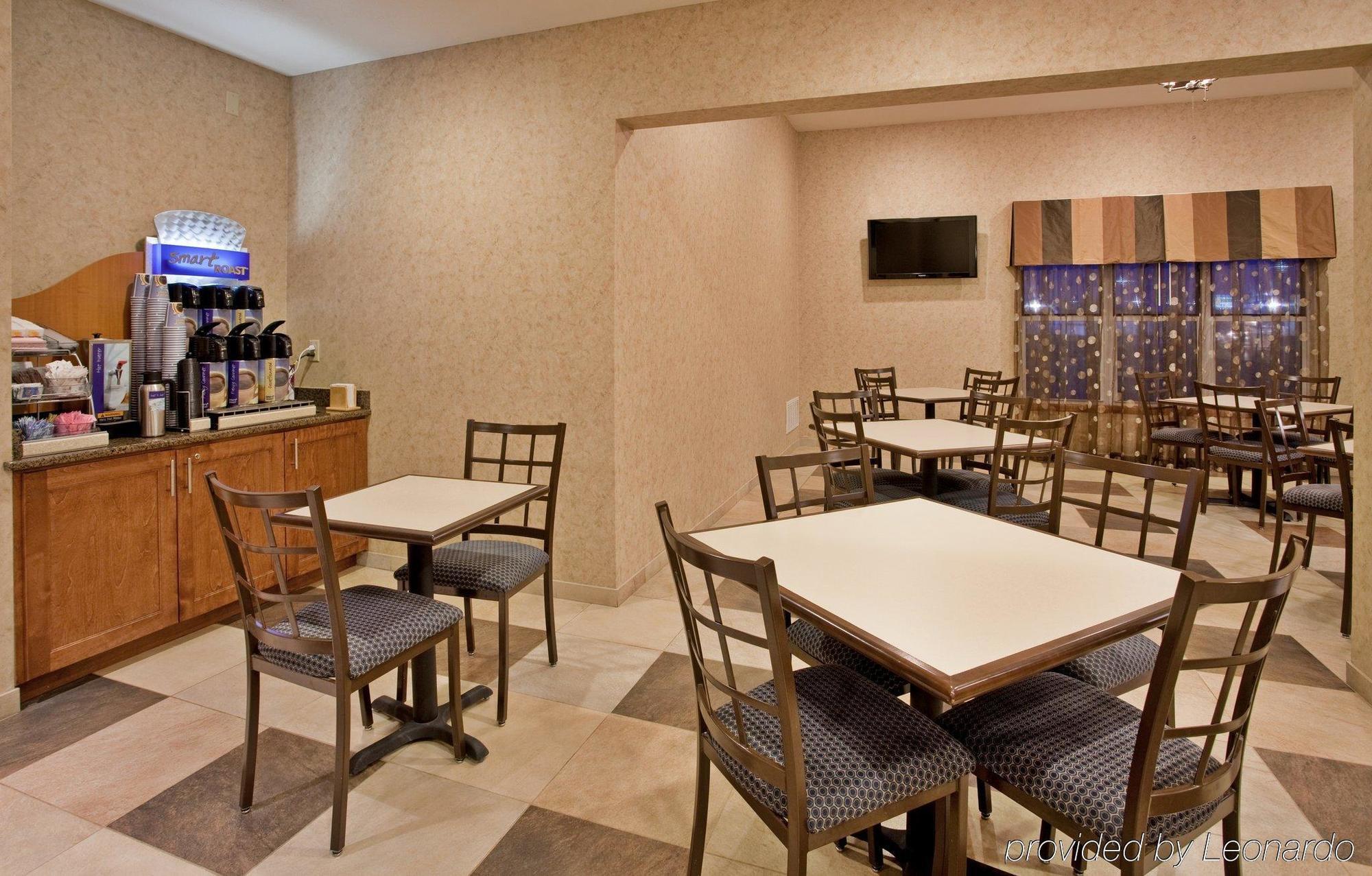 Hotel Comfort & Junction - Near Riley Junction City